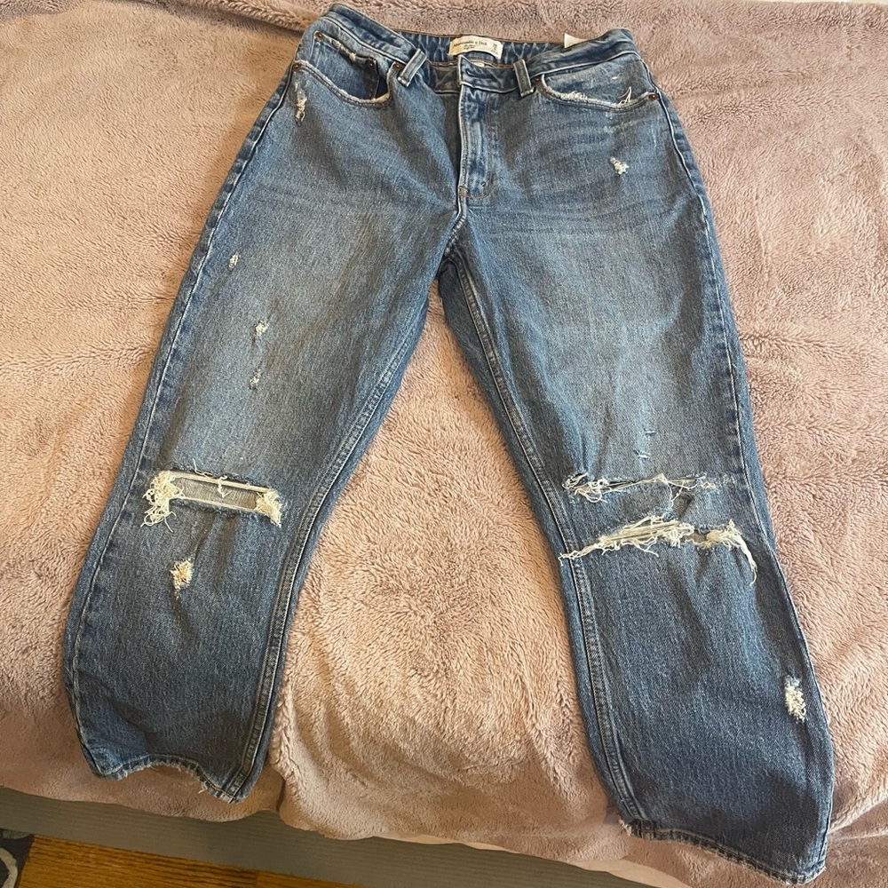 Never worn curve love high rise mom jean.